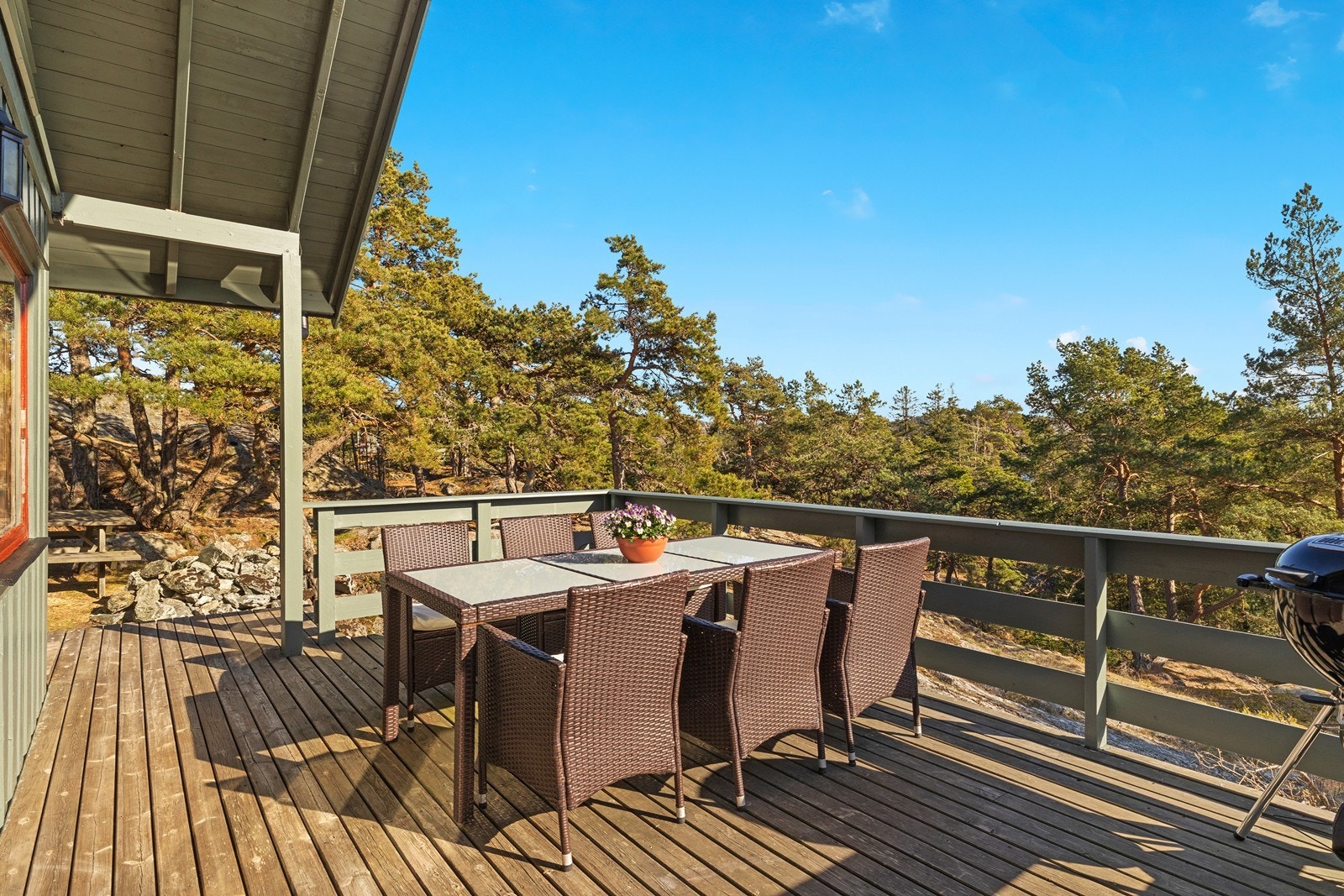 Hytta har enkel standard - men et stort potensial til å skape din egen hyttedrøm Galleribilde