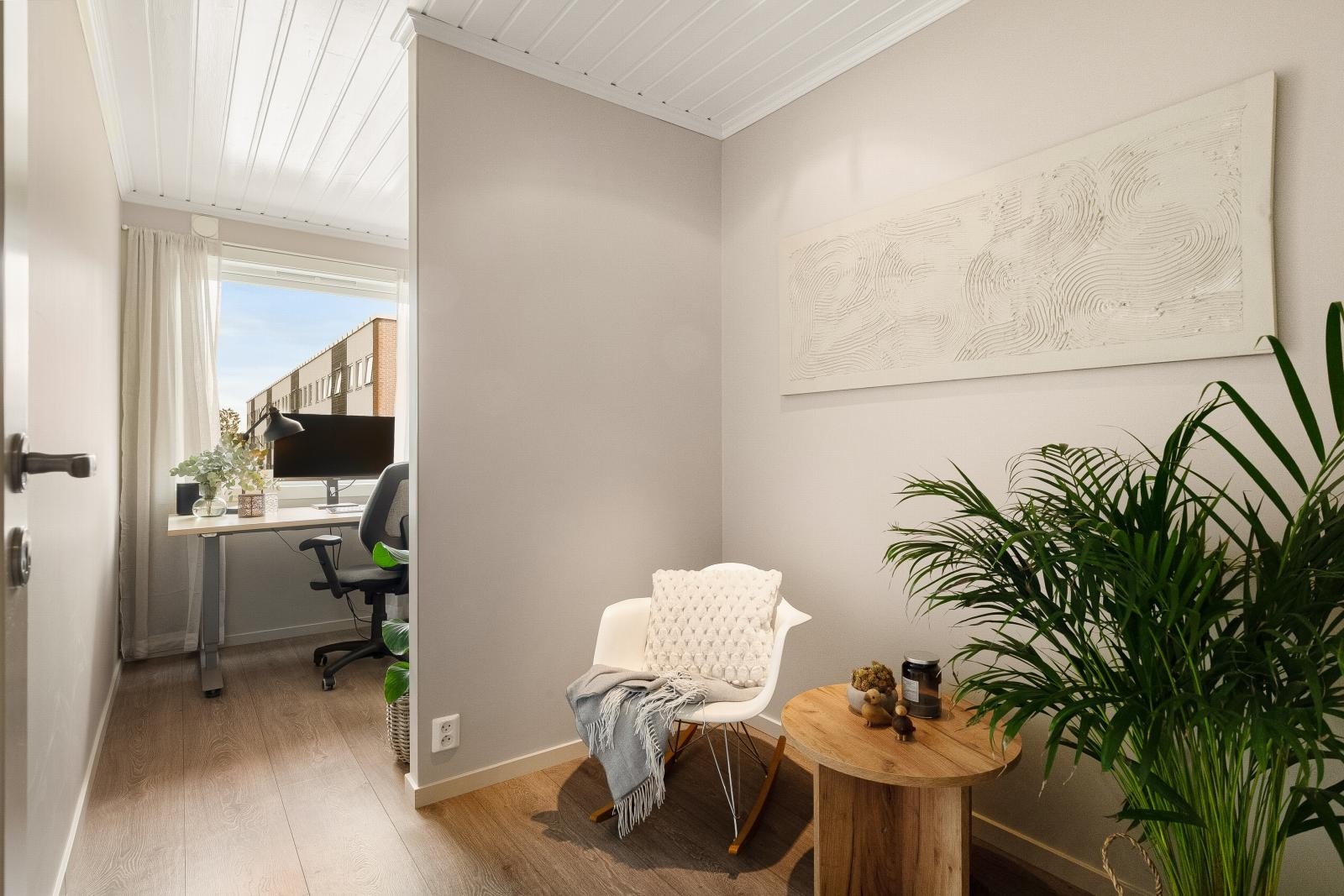 Soverom 4 er like stort som soverom 2 og 3 men er praktisk innredet med en egen kontordel. Galleribilde
