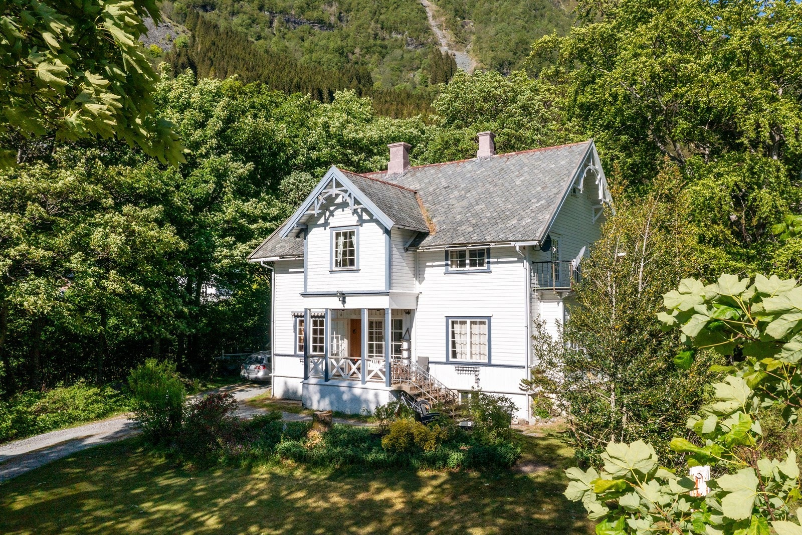 Din heilt eigene lille oase omring av vestlandsidyll Galleribilde