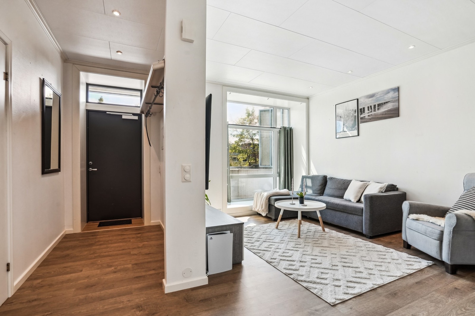 Stue/gang. Galleribilde