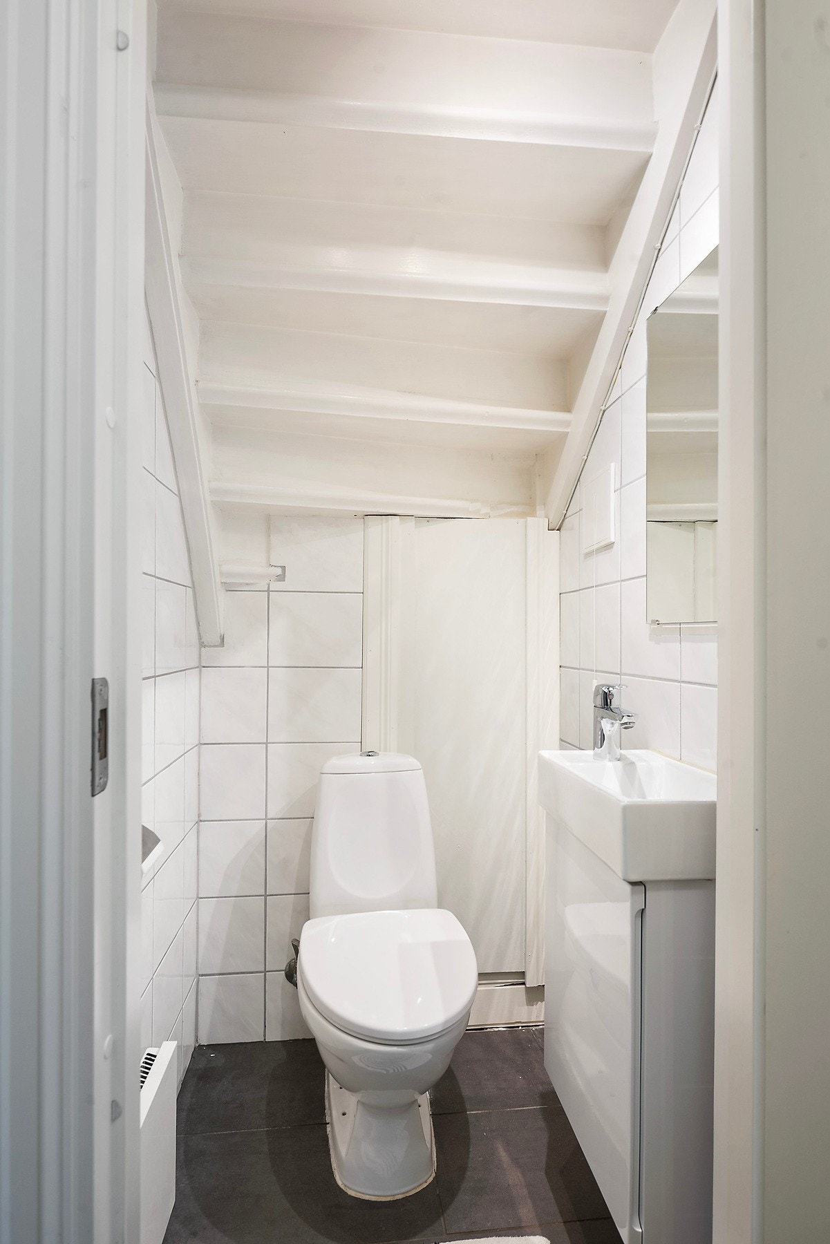 Eget wc rom i første etasjen Galleribilde