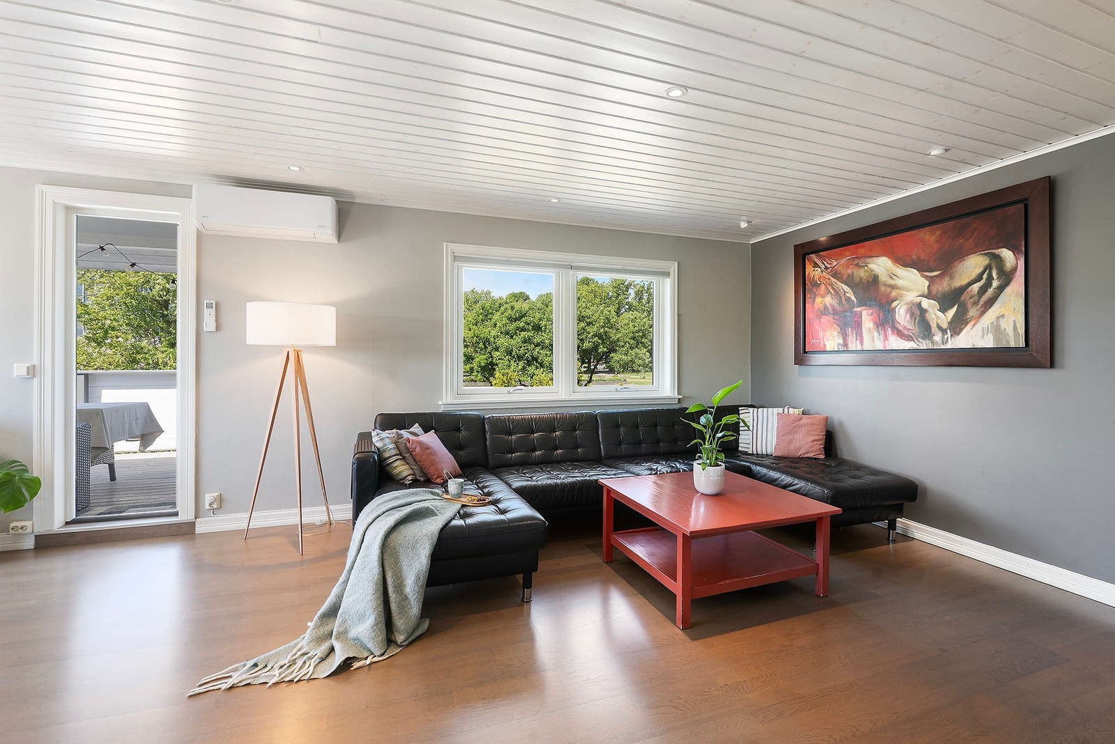 Lekker stue med mye lysinnslipp Galleribilde