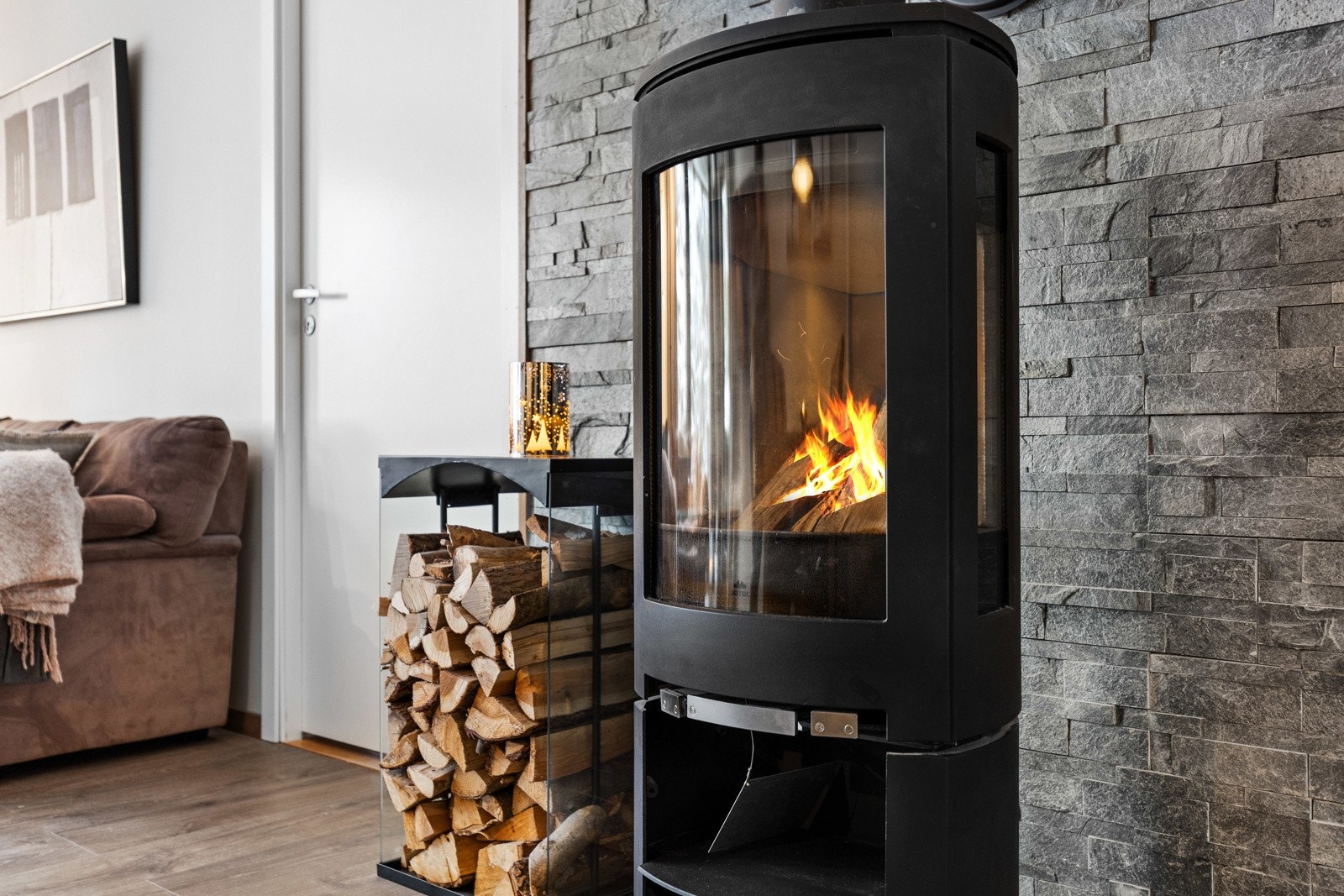 Lekker peis for ekstra kos og hygge. Galleribilde