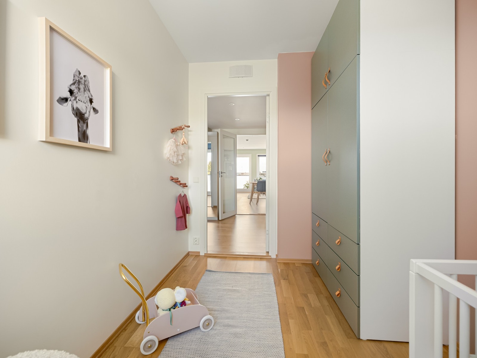 Også her er det bra med garderobeplass. Galleribilde