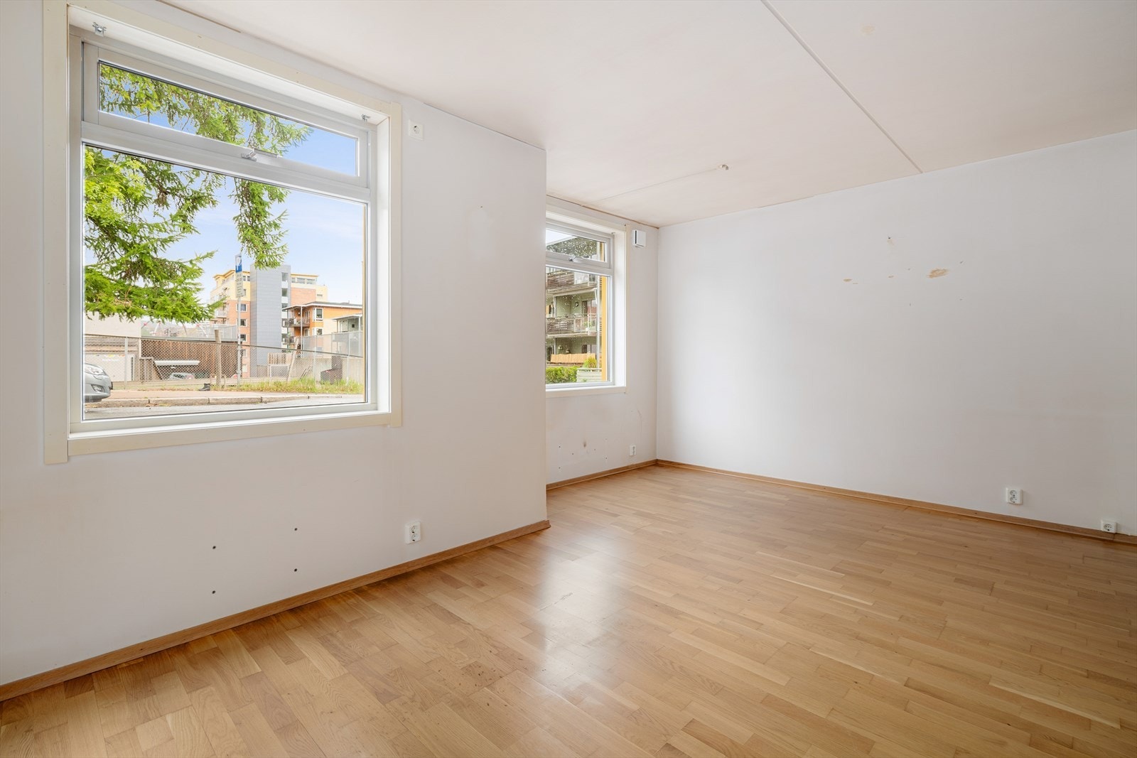 Eget område for plass til spisebord. Galleribilde