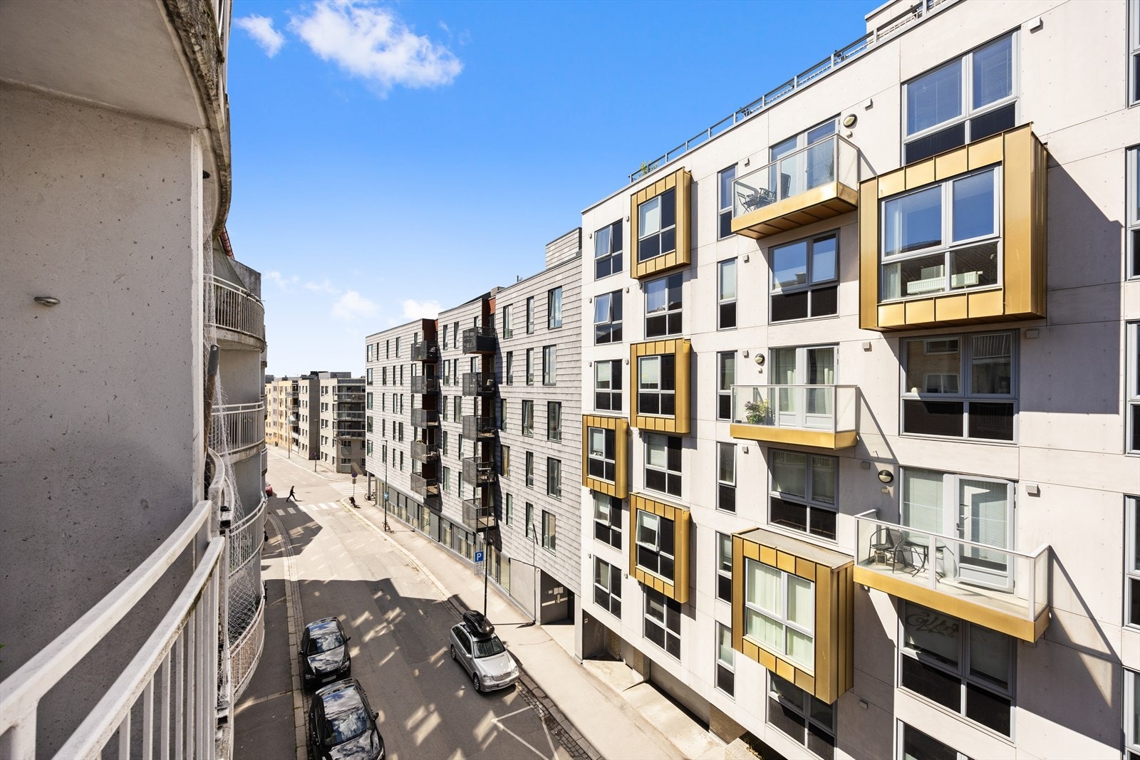 Attraktivt nabolag med nærhet til butikker og kaféer. Galleribilde