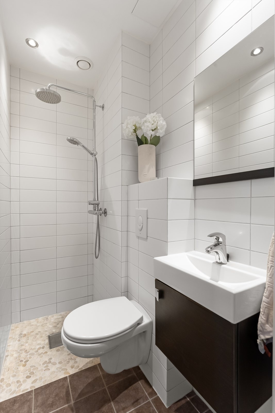 Flislagt bad med varmekabler i gulv Galleribilde