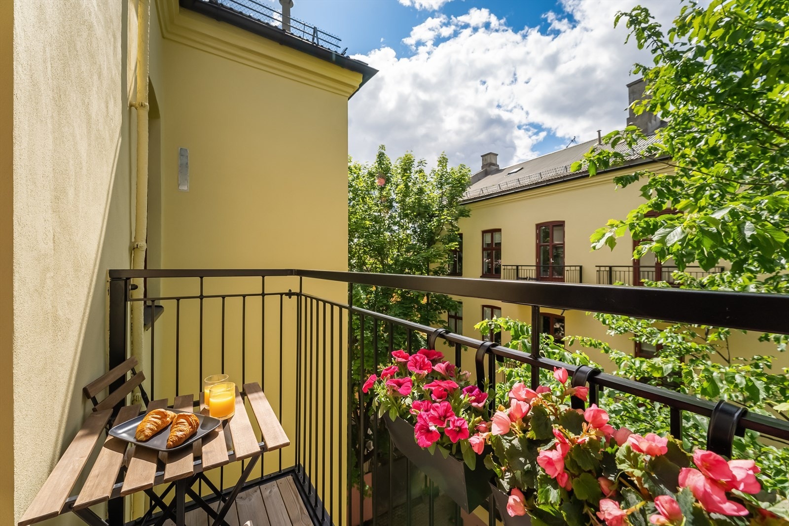 Leilighetens plassering i byggets 4. etasje gjør at man ikke har noen over seg Galleribilde