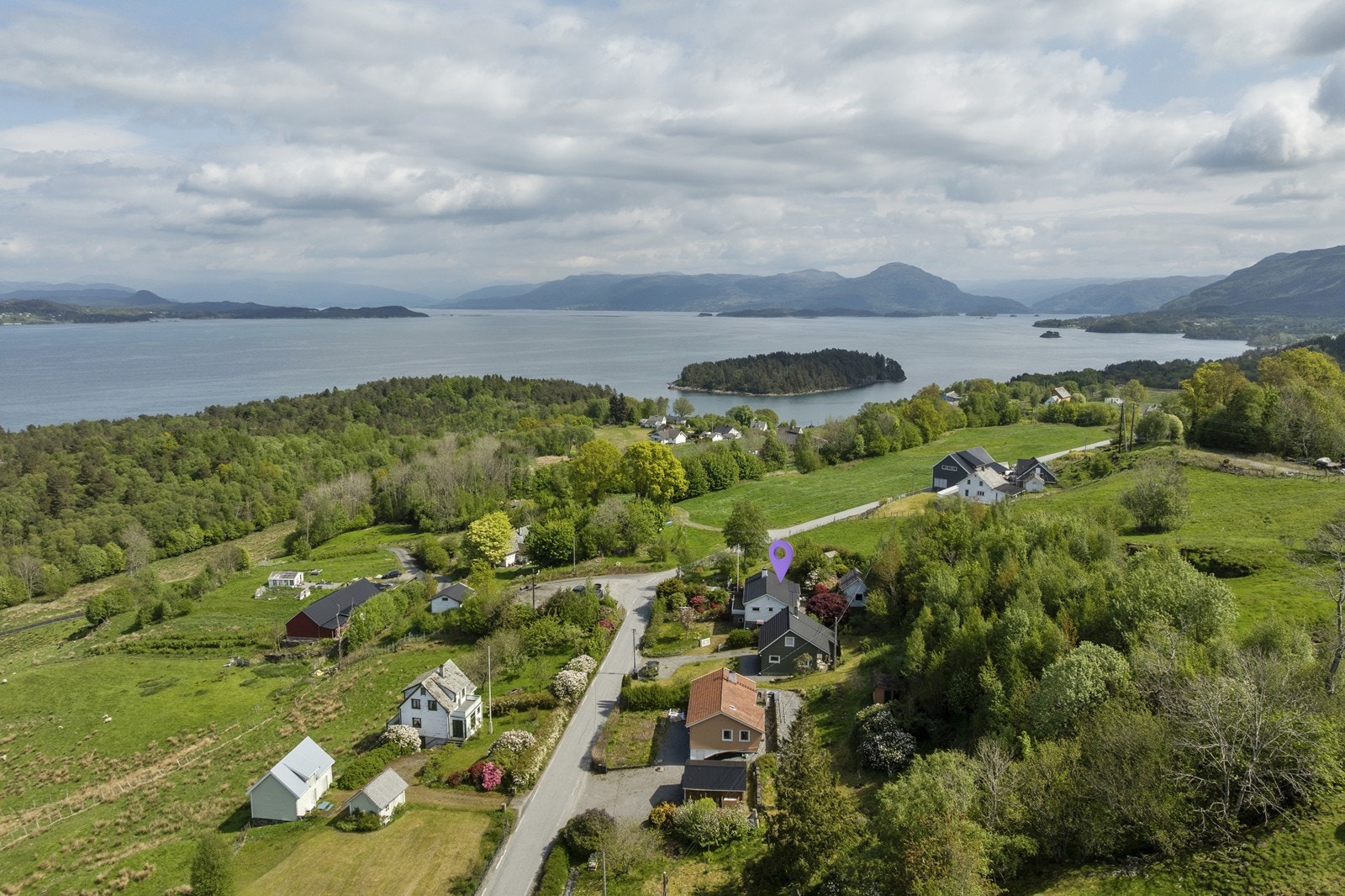 Eiendommen presenteres av eiendomsmegler Ørjan Alfsvaag, Eiendomsmegler A Galleribilde