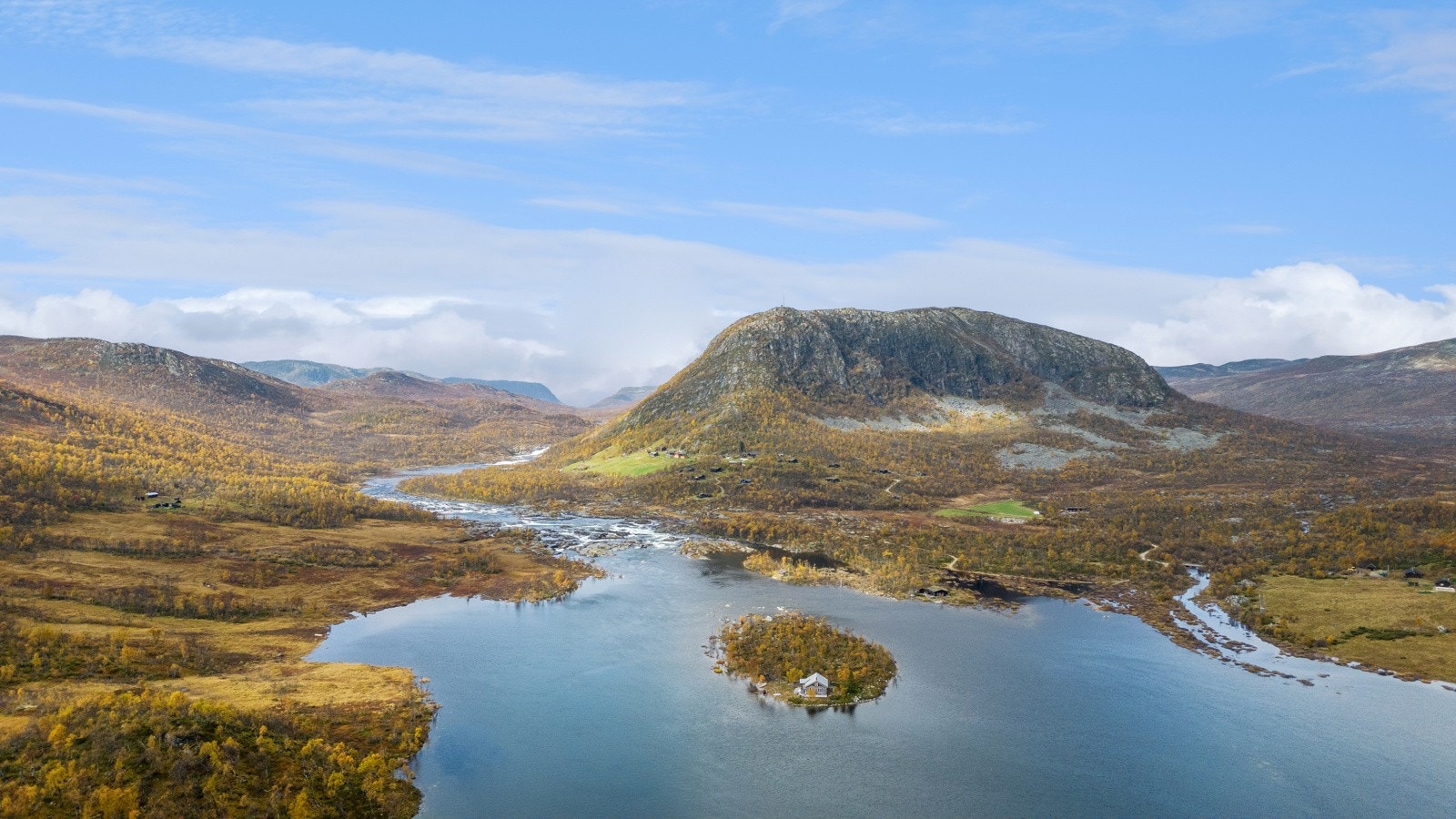 Eiendommen ligger ved foten av Hardangervidda og er på ca. 62.000 dekar Galleribilde