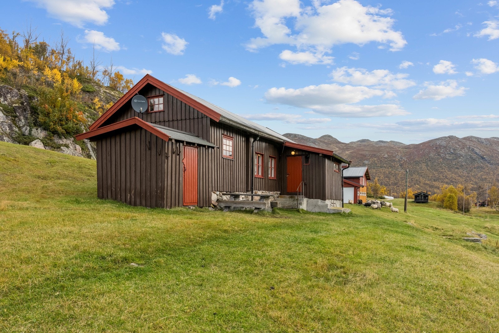 Ragnvaldhuset på tunet Galleribilde