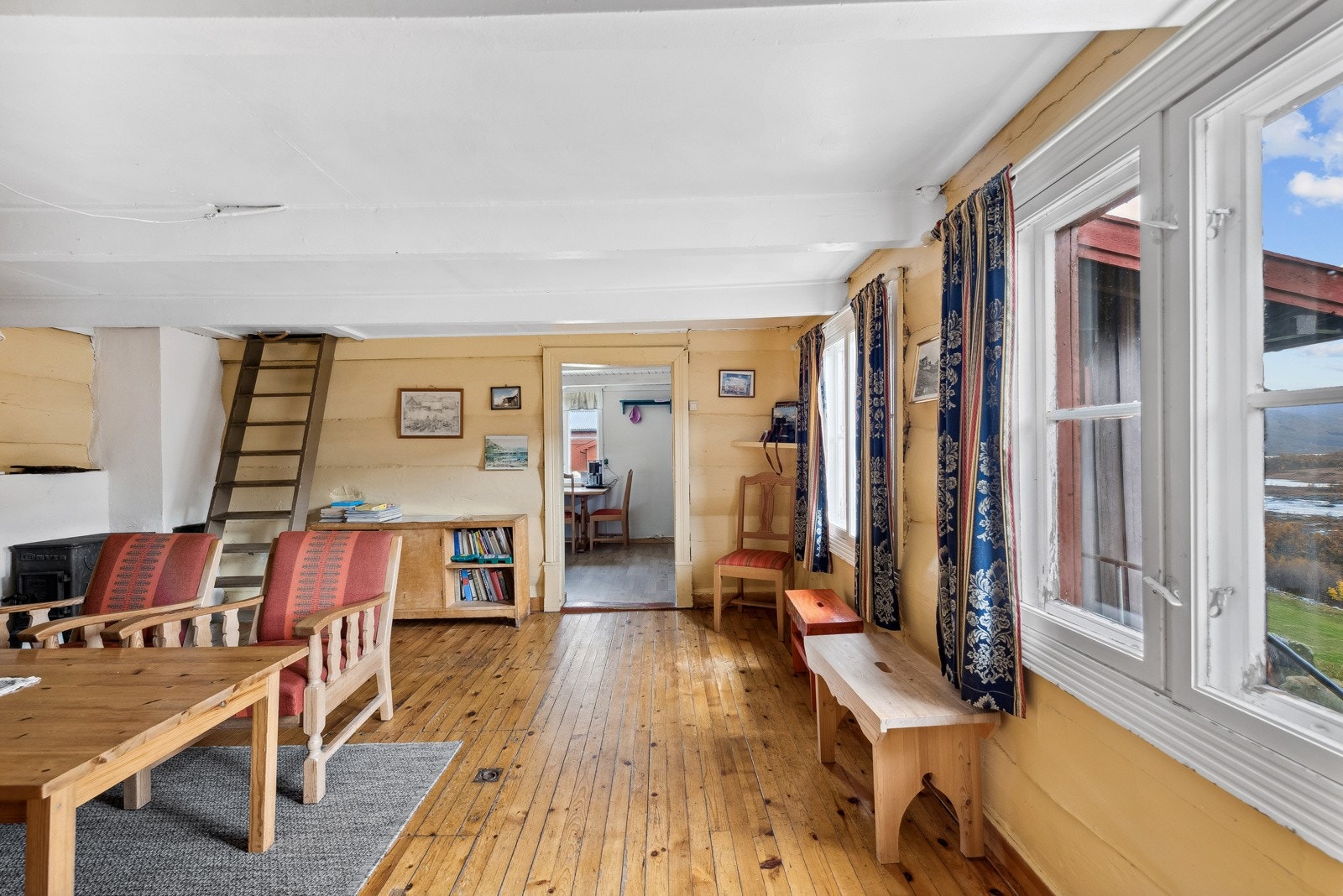 Stue i Ragnvaldhuset Galleribilde