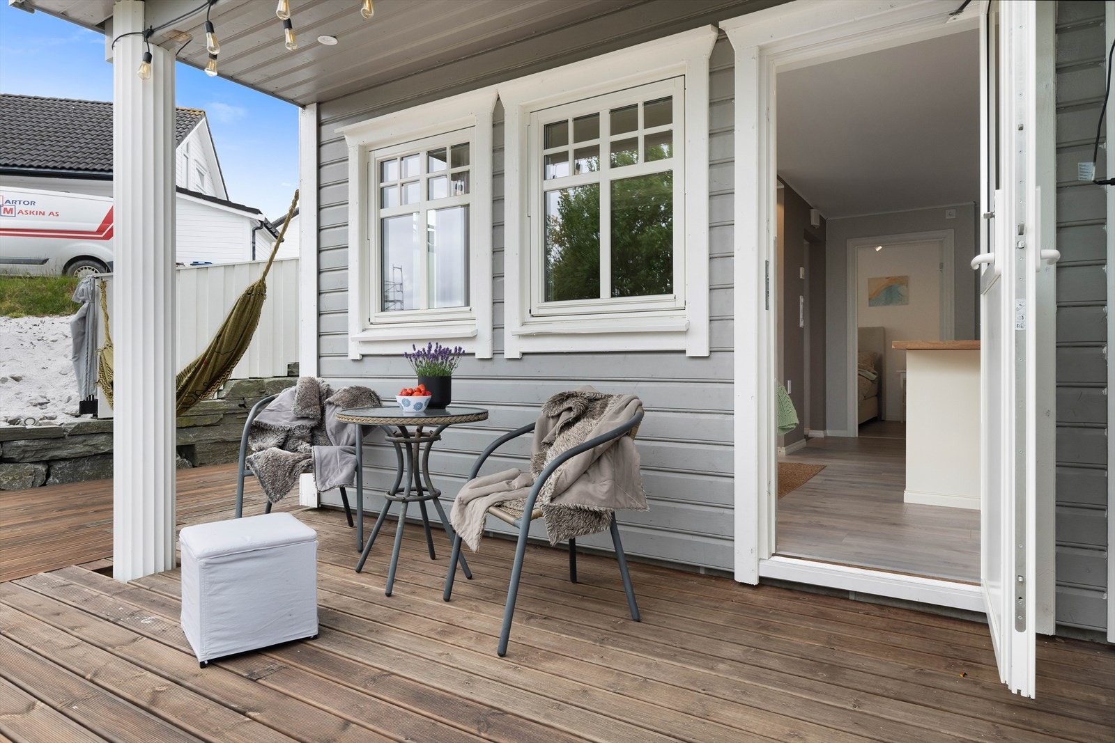 Trivelig uteplass utenfor leilighet Galleribilde