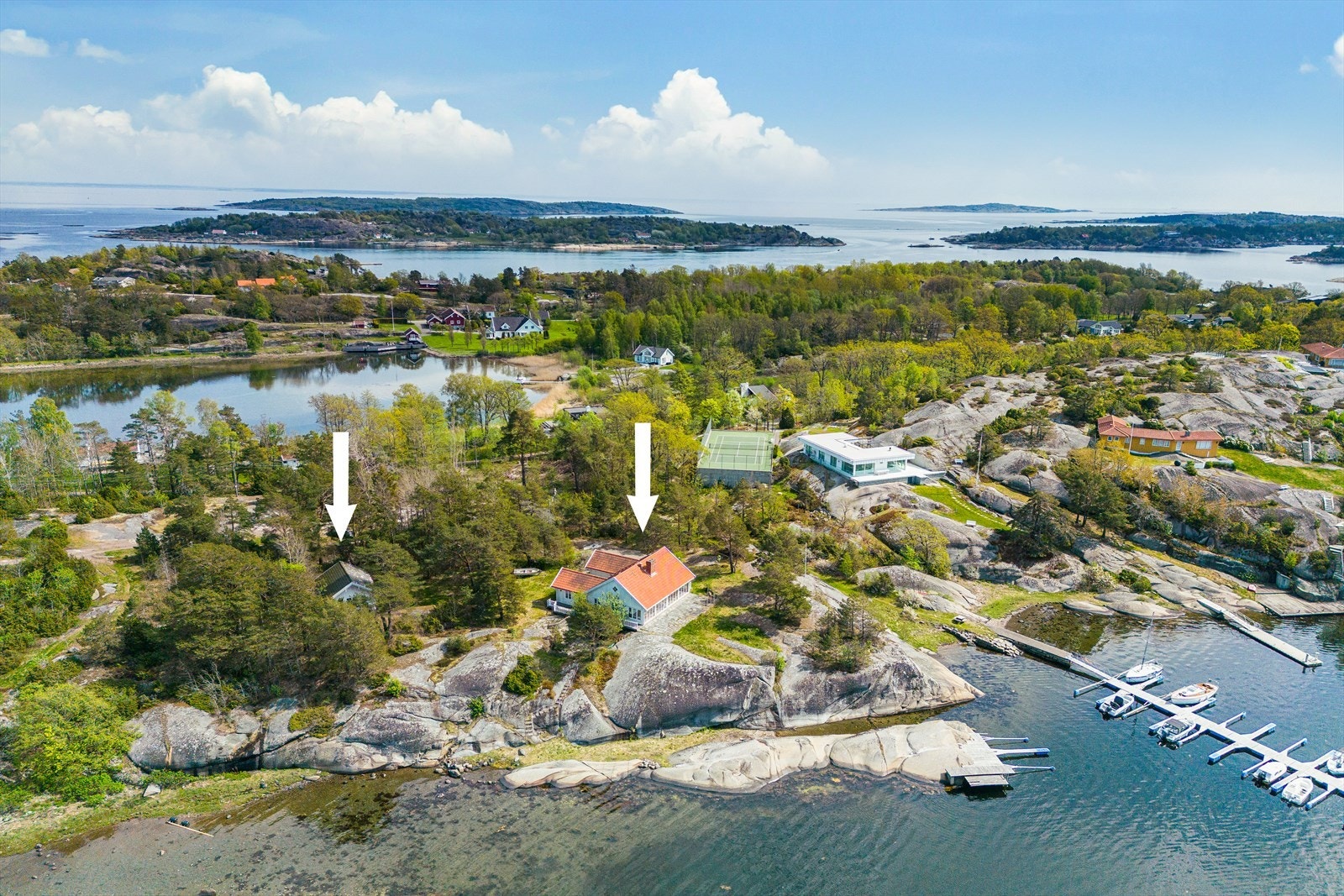 Hytta er bygd med to deler, slik at den er perfekt for to familier som ønsker å dele på eiendommen. Galleribilde