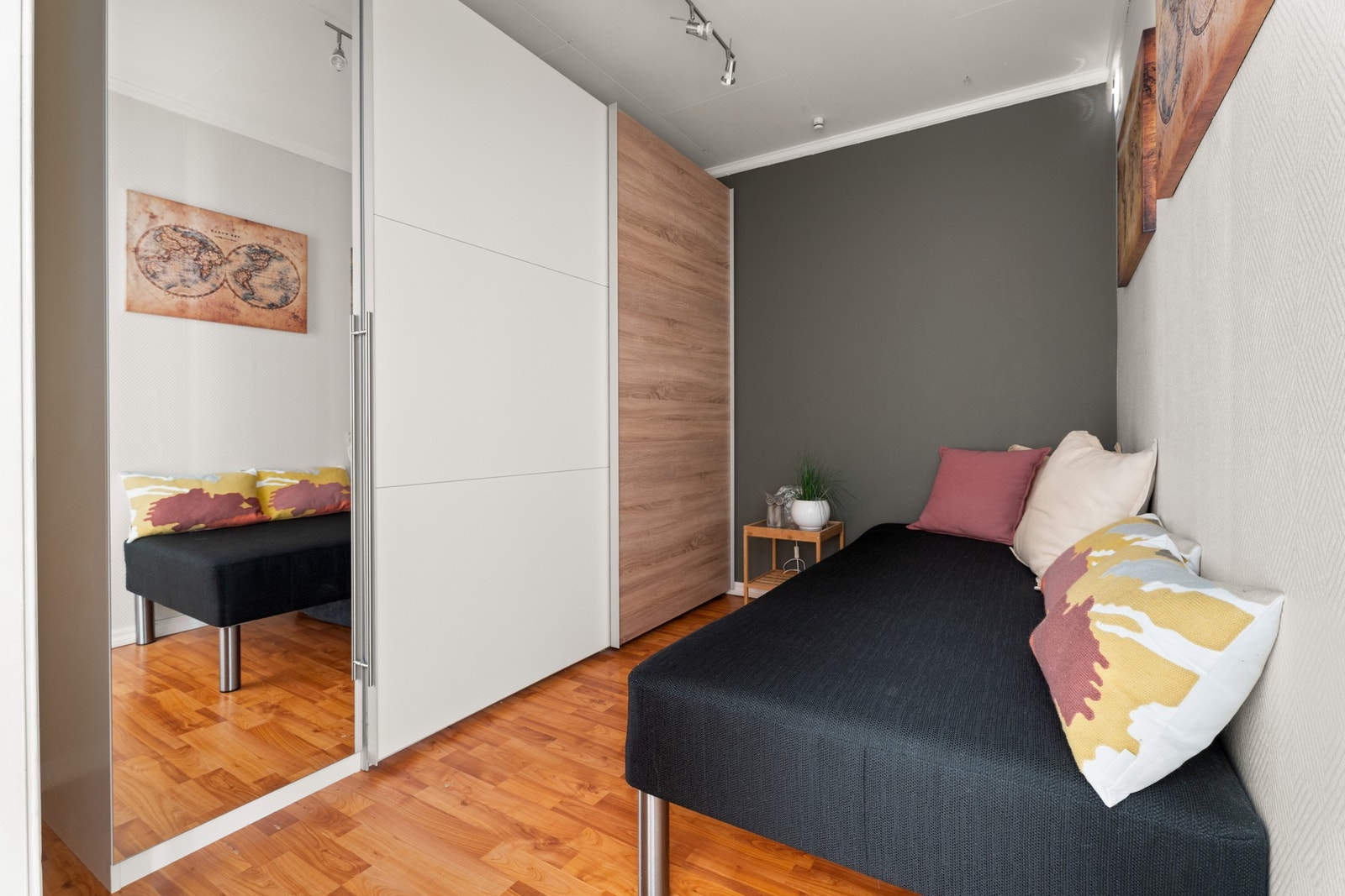 Boden er plassert i tilknytning til entré. Dette rommet er ikke godkjent som soverom Galleribilde