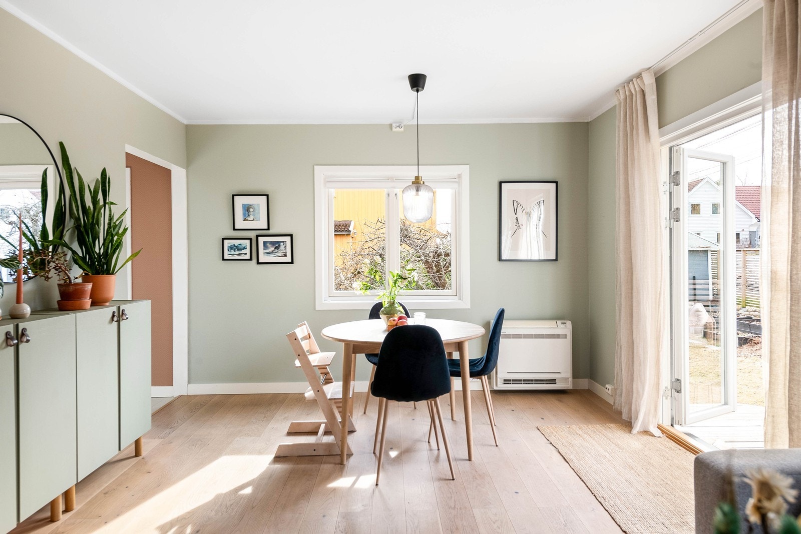 Dobbel glassdør ut til terrassen Galleribilde