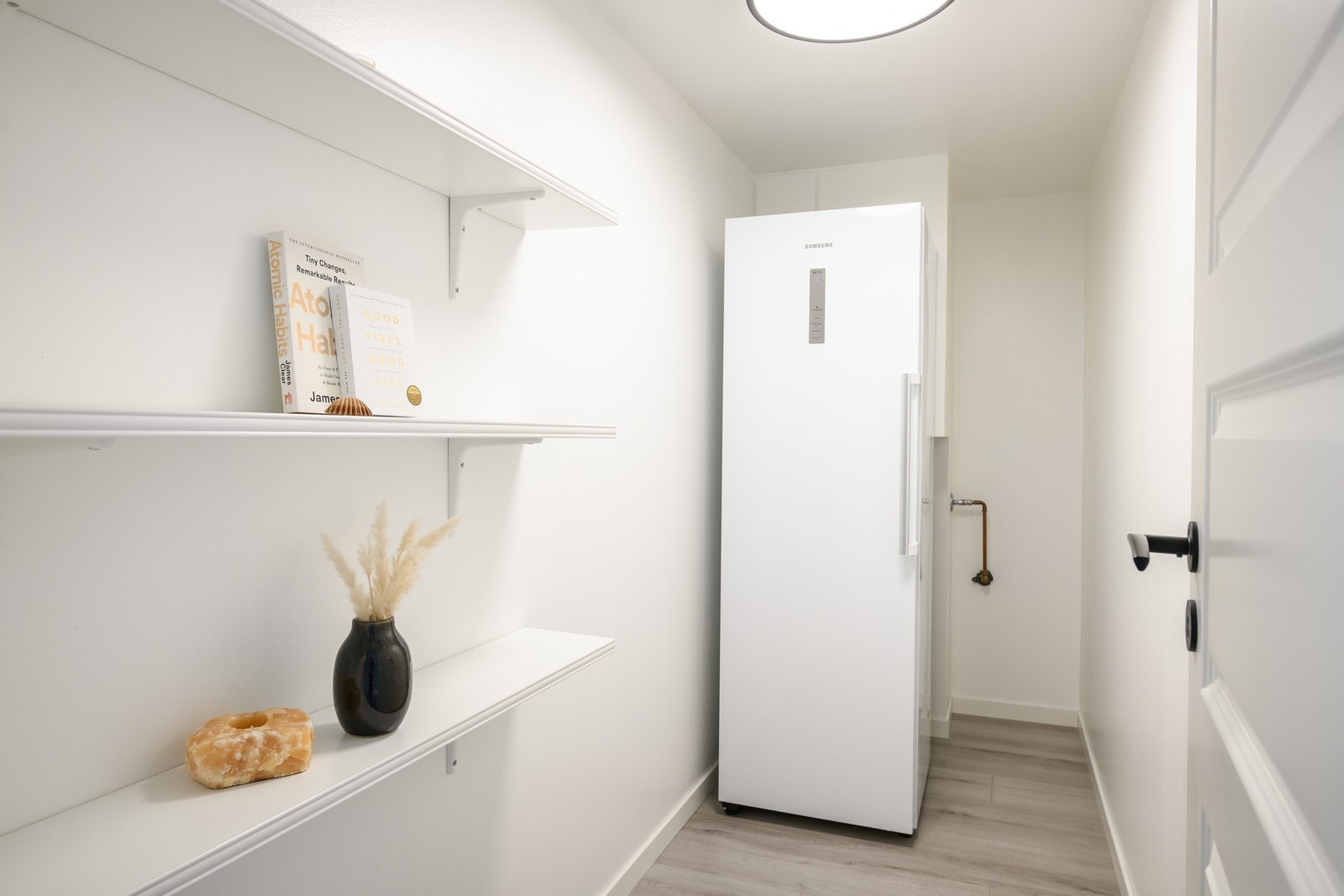 Innvendig bod i leiligheten for ekstra lagring, samt egen kjellerbod på ca. 5,5 m². Galleribilde