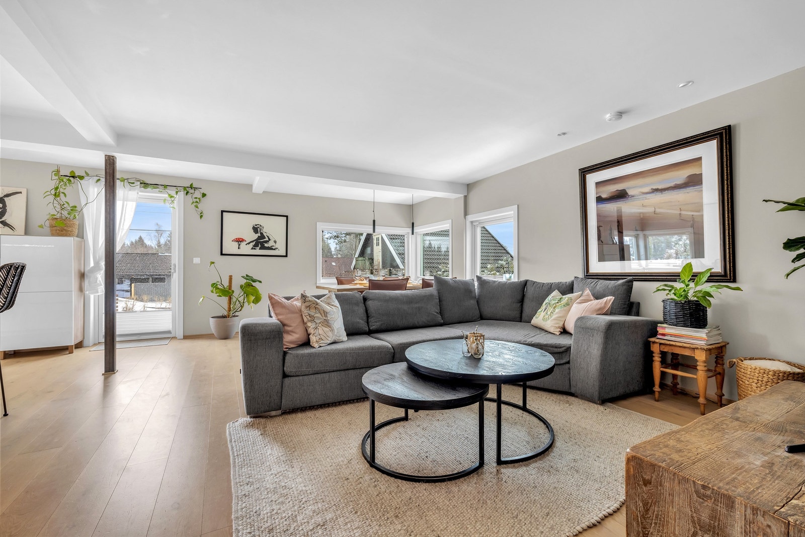 Både stuen og øvrige rom er pusset opp de senere årene Galleribilde