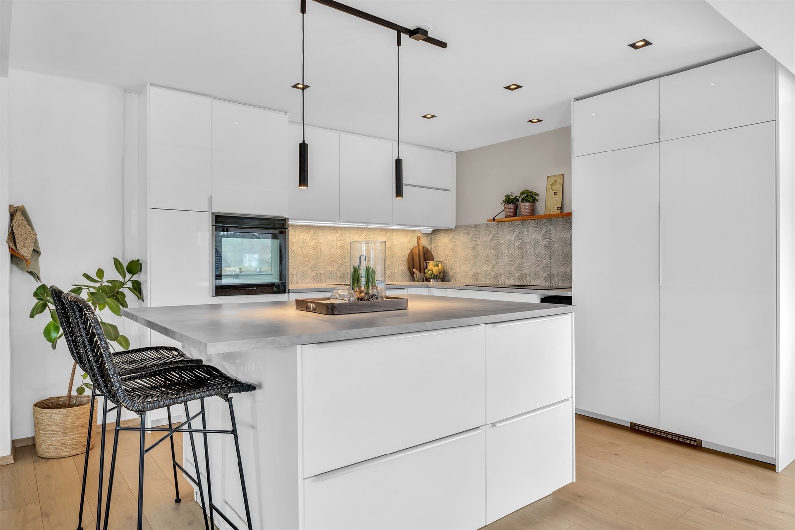 Godt med oppbevaringsplass på kjøkkenet Galleribilde