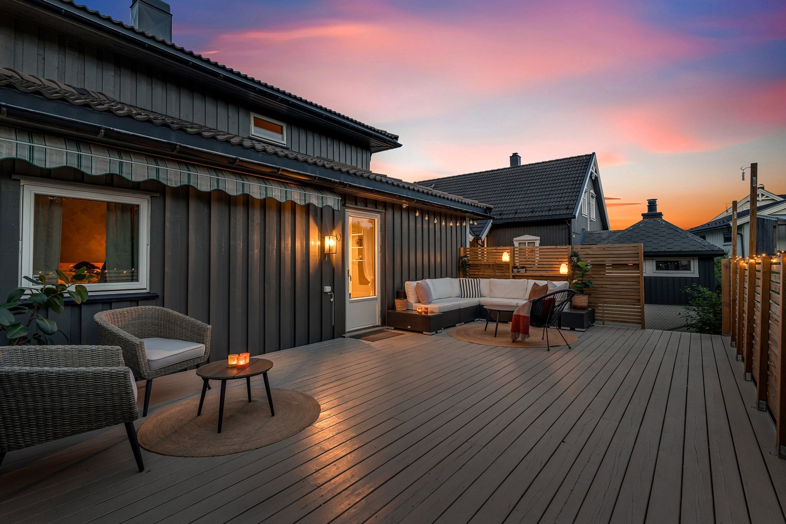 Terrasse på vestsiden. Galleribilde