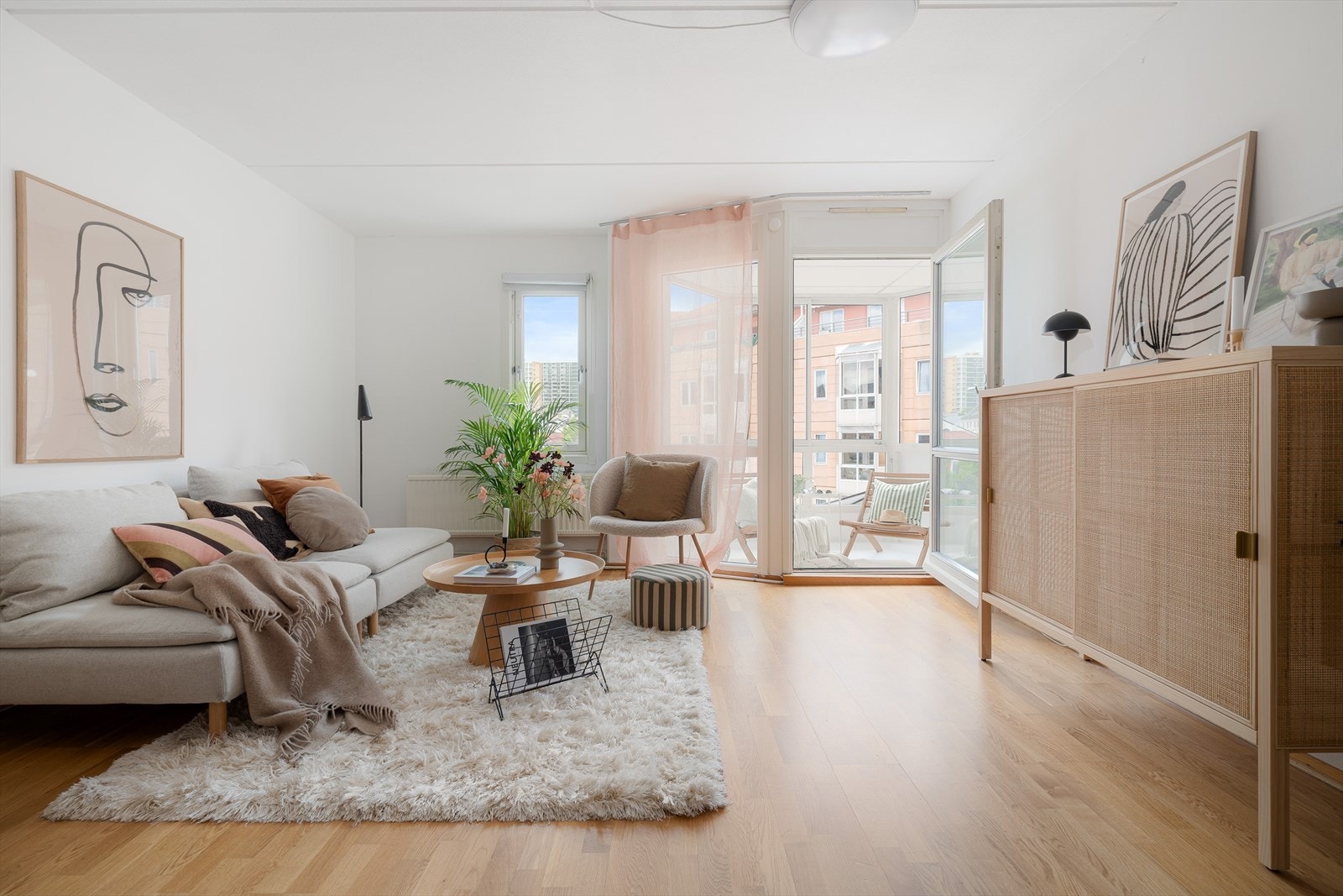 Velkommen til Grønlands Torg og Smalgangen 16 - rett ved Bjørvika! Galleribilde