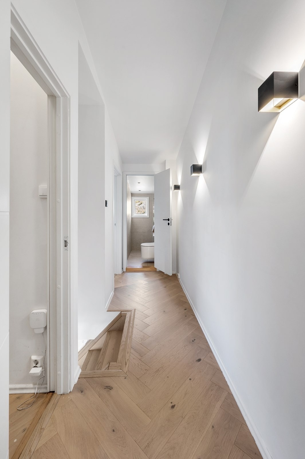 Gangen i andre etasje er lys og innbydende. Galleribilde