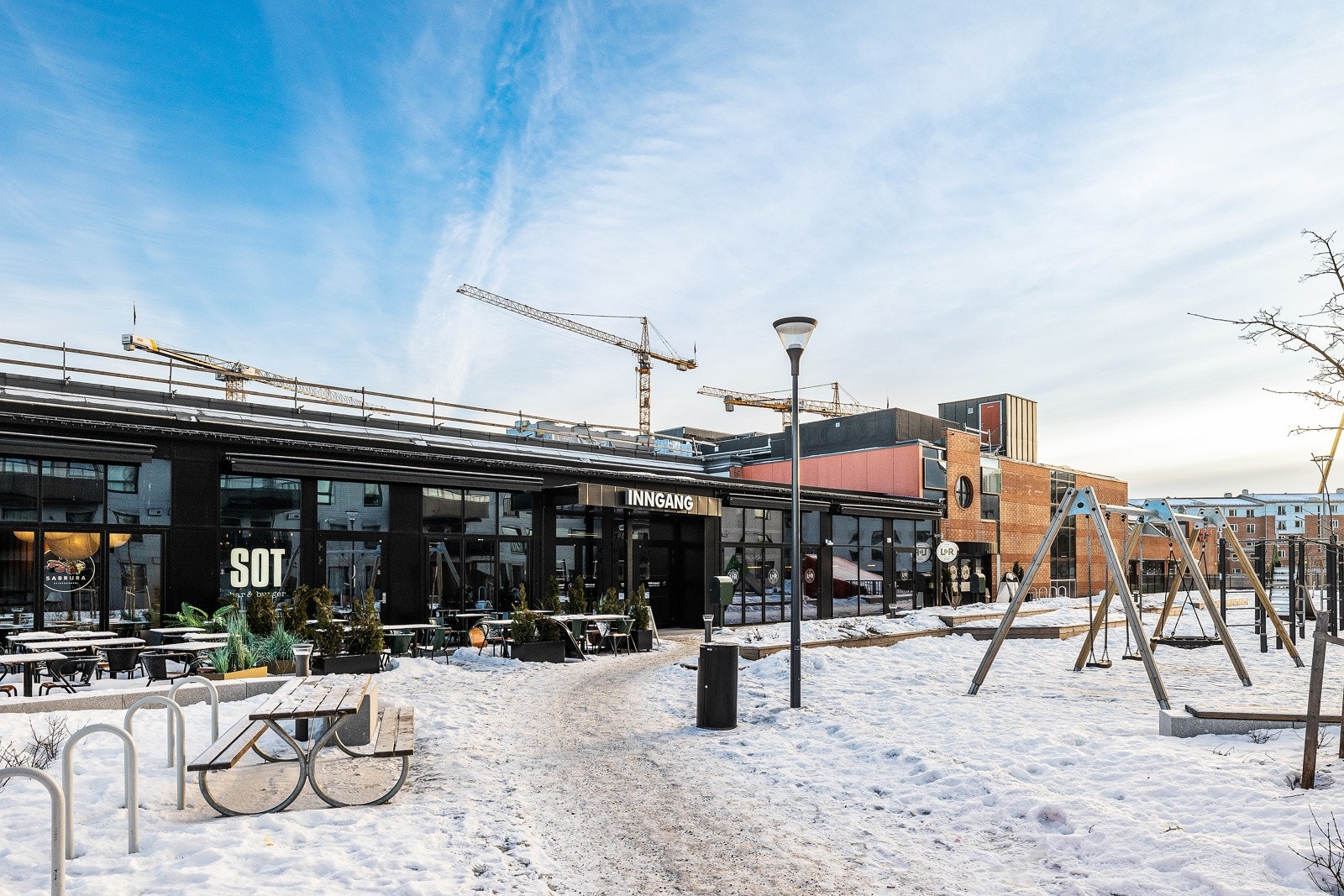 Flott beliggenhet ved Triaden kjøpesenter - alt du trenger i umiddelbar nærhet! Galleribilde