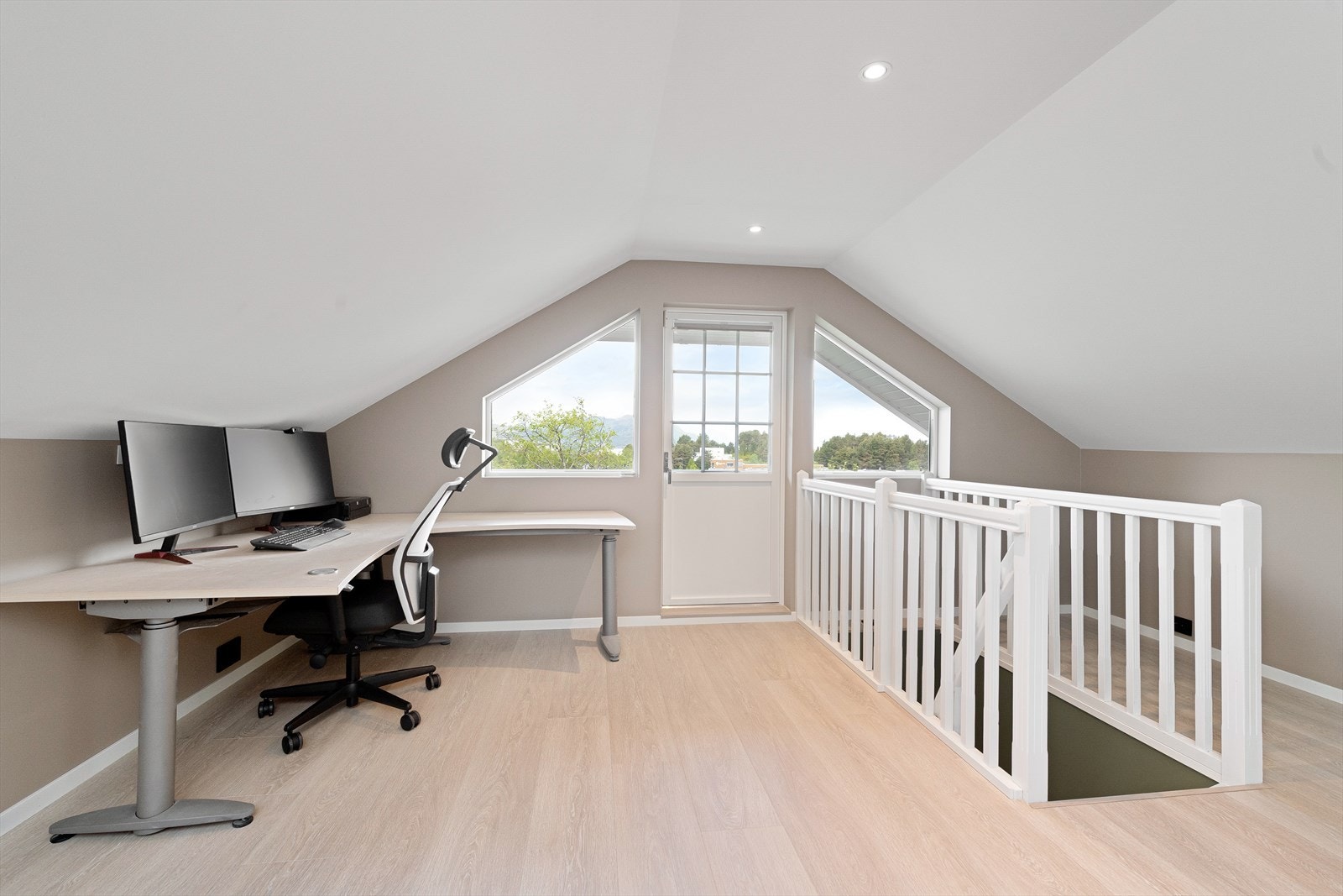 45 2etg.jpg Galleribilde