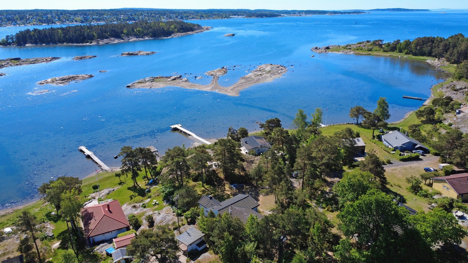 Området Oven er preget av sommeridyll, med flotte turområder og vakker skjærgård. Galleribilde