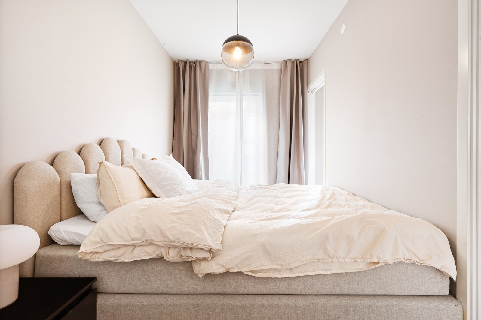 Med retning mot egen balkong og rolige omgivelser vil alt være lagt til rette for en god natt søvn. Galleribilde