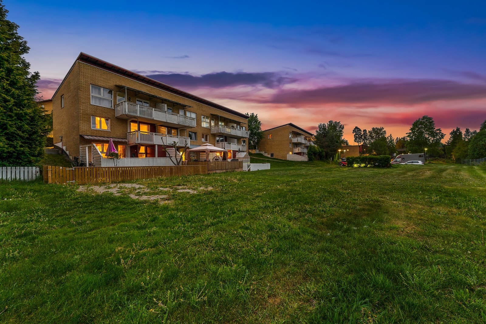 Boligen ligger skjermet, men samtidig sentralt på Bjørndal med nærhet til at du måtte trenge av servicetilbud Galleribilde