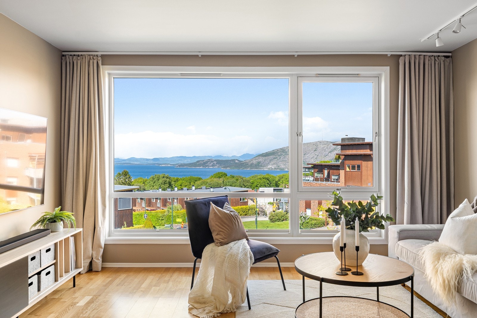 Dronningåsen presenteres av Proaktiv eiendomsmegling v/ Oliver Selheim. Galleribilde