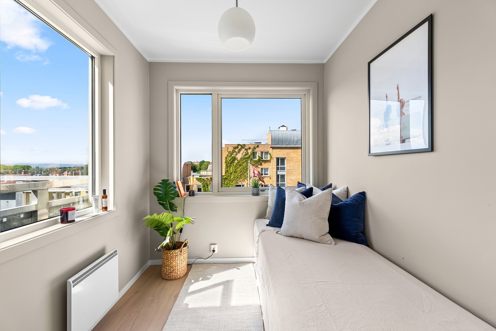 Det er et allsidig rom som passer perfekt som barnerom, gjesterom eller hjemmekontor, tilpasset dine behov. Galleribilde