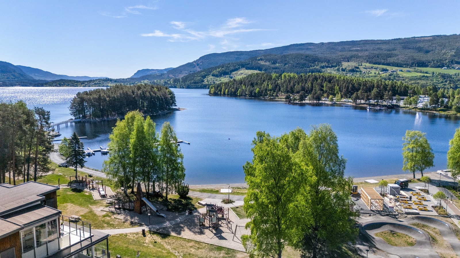 Parken har mange fine utgangspunkt for fine turmål, blant annet med gangbro over til Vesleøya Galleribilde