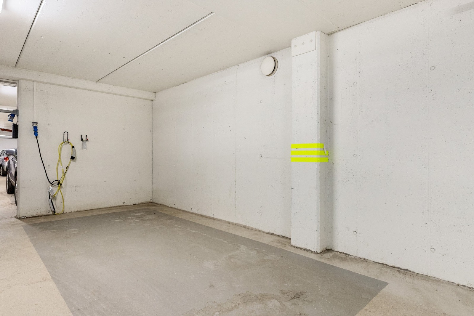 Leiligheten har 2 parkeringsplasser i felles garasjeanlegg Galleribilde