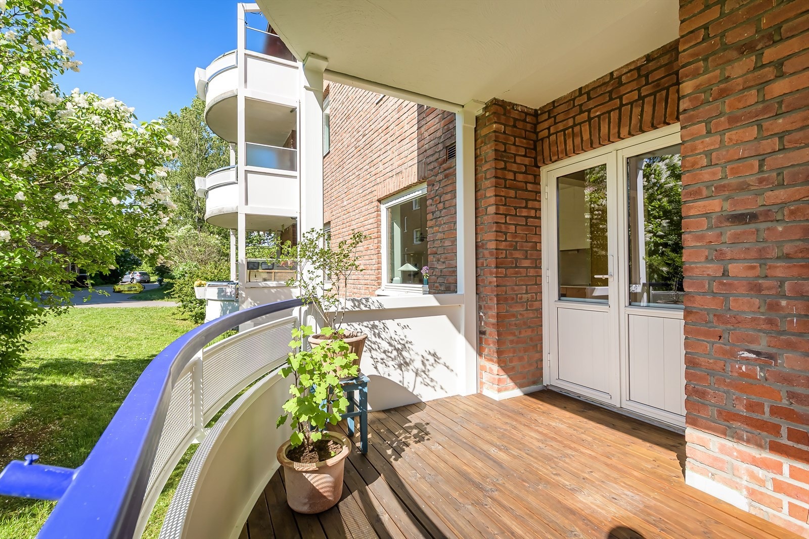 Her får man utsyn mot rolige omgivelser Galleribilde