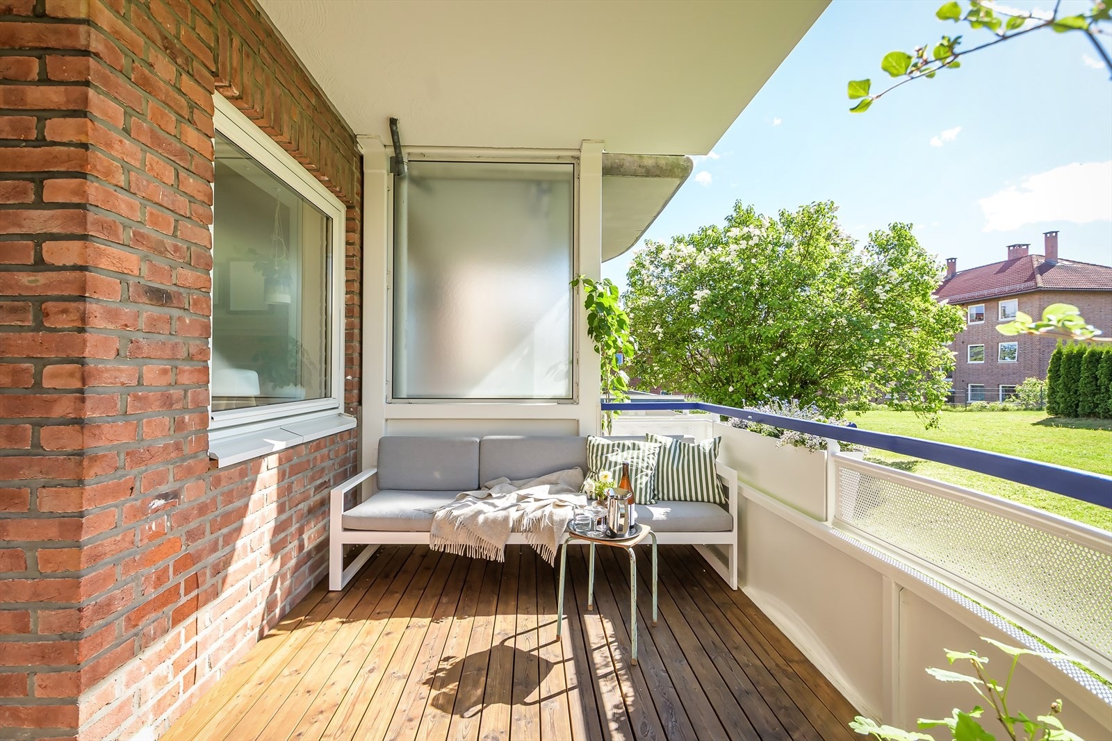 Leiligheten har en fantastisk beliggenhet i populære Etterstad Sør. Her bor du med kort avstand til det meste, men skjermet for støy. Galleribilde