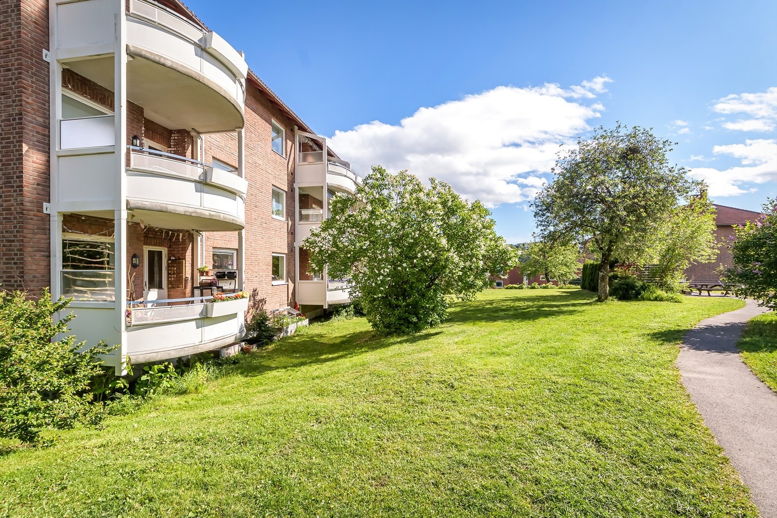 Etterstadsletta 55B har en attraktiv og sentrumsnær beliggenhet på populære Etterstad i Oslo Galleribilde