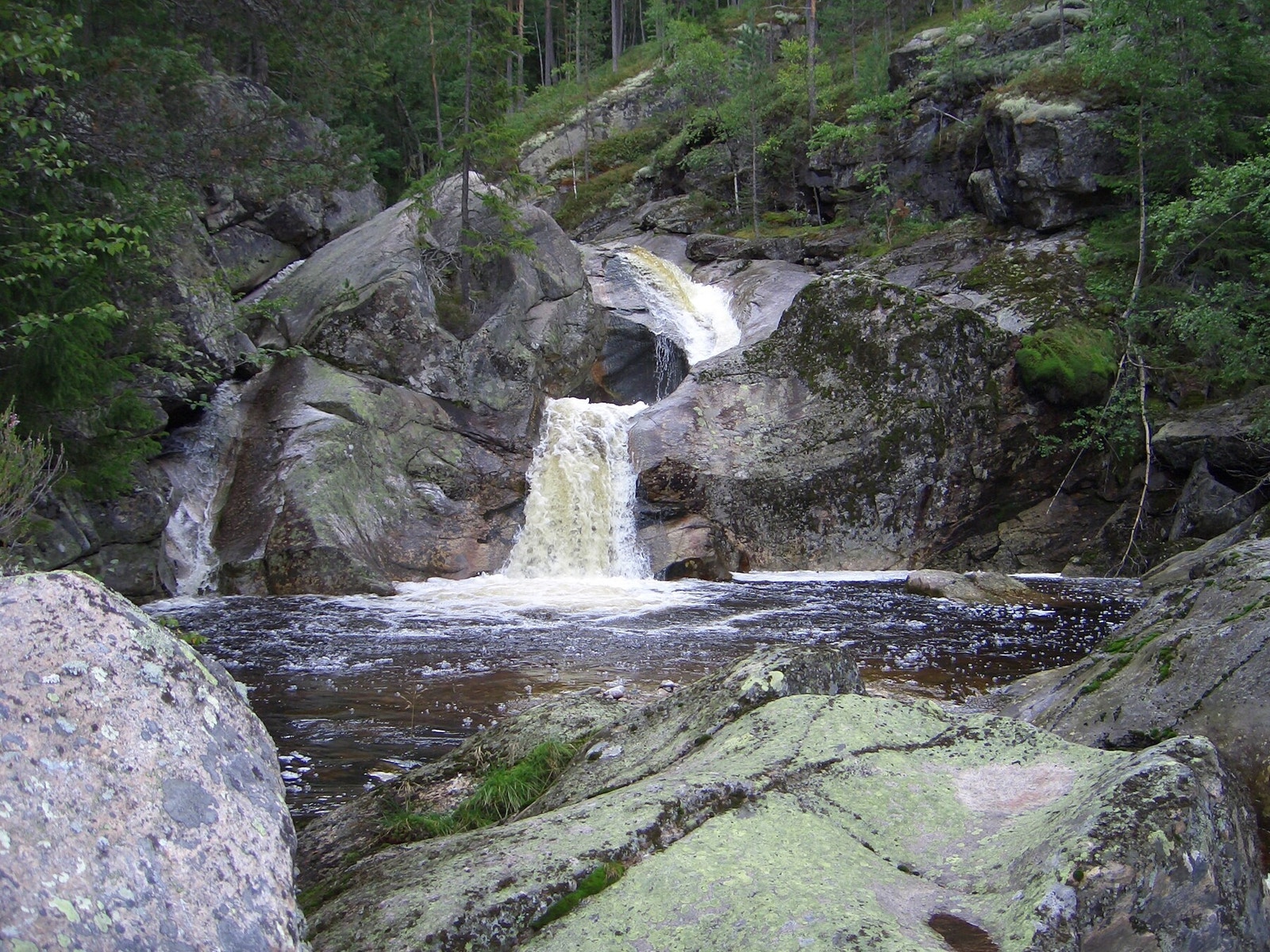 Det er også fine badekulper i Bjønndøla / bekkefaret som går gjennom eiendommen. Selgers private foto. Galleribilde