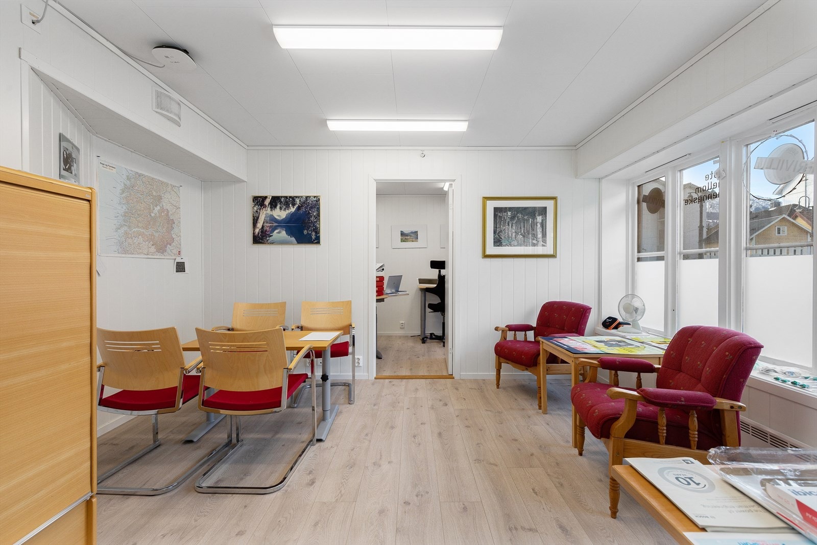 ... her har ein kundemottak... Galleribilde