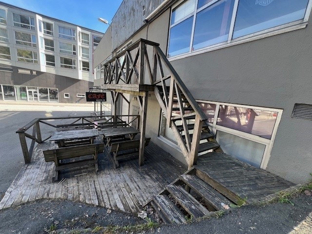 Inngang til cafe-pub. Galleribilde