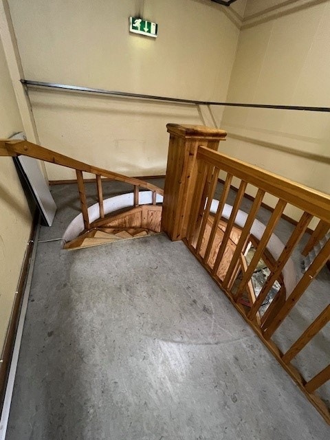 Vindeltrapp mellom verksted og butikk Galleribilde