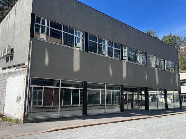 Fasade mot Rv420 Galleribilde