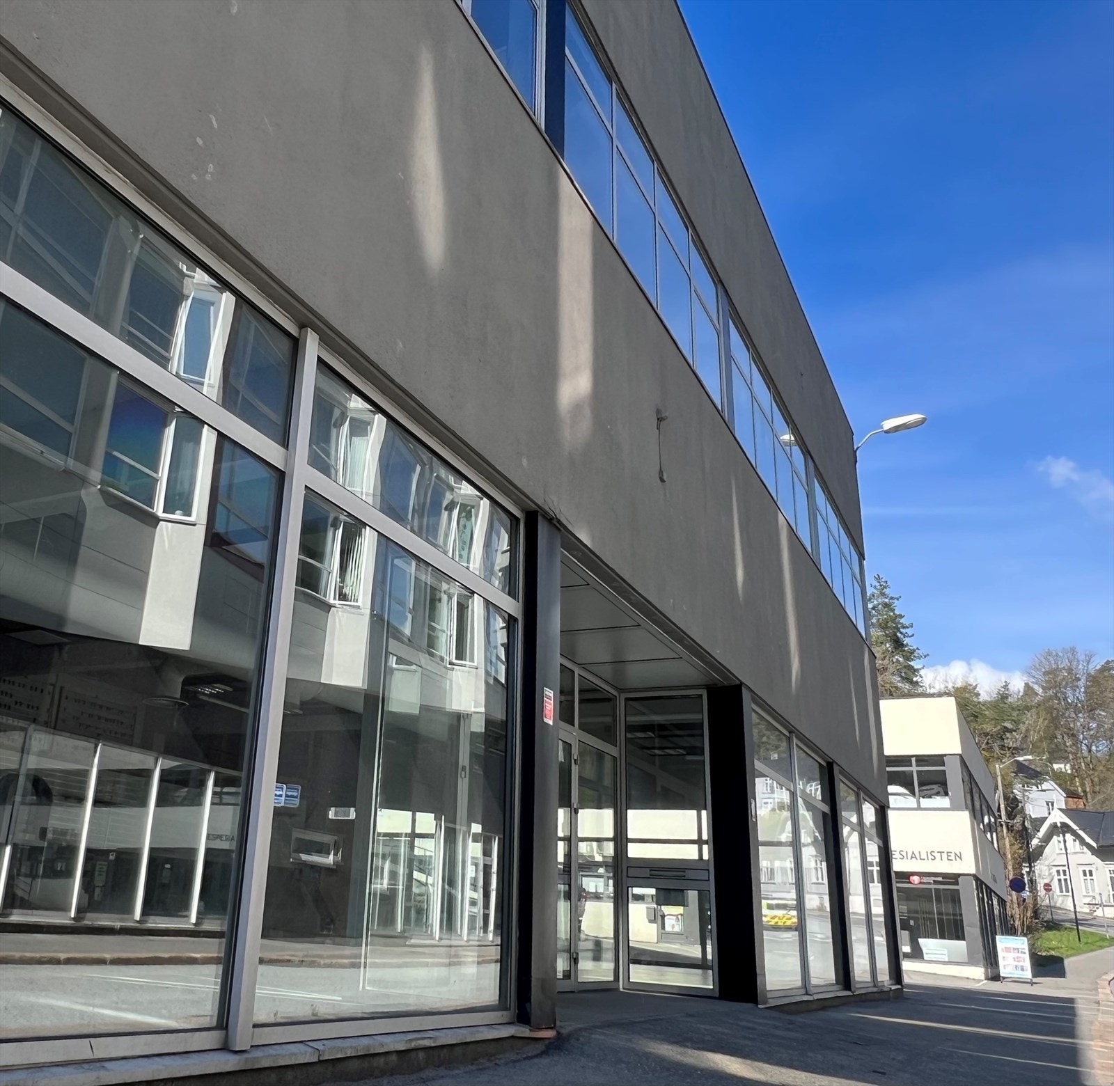 Inngangsparti 1 etg Galleribilde