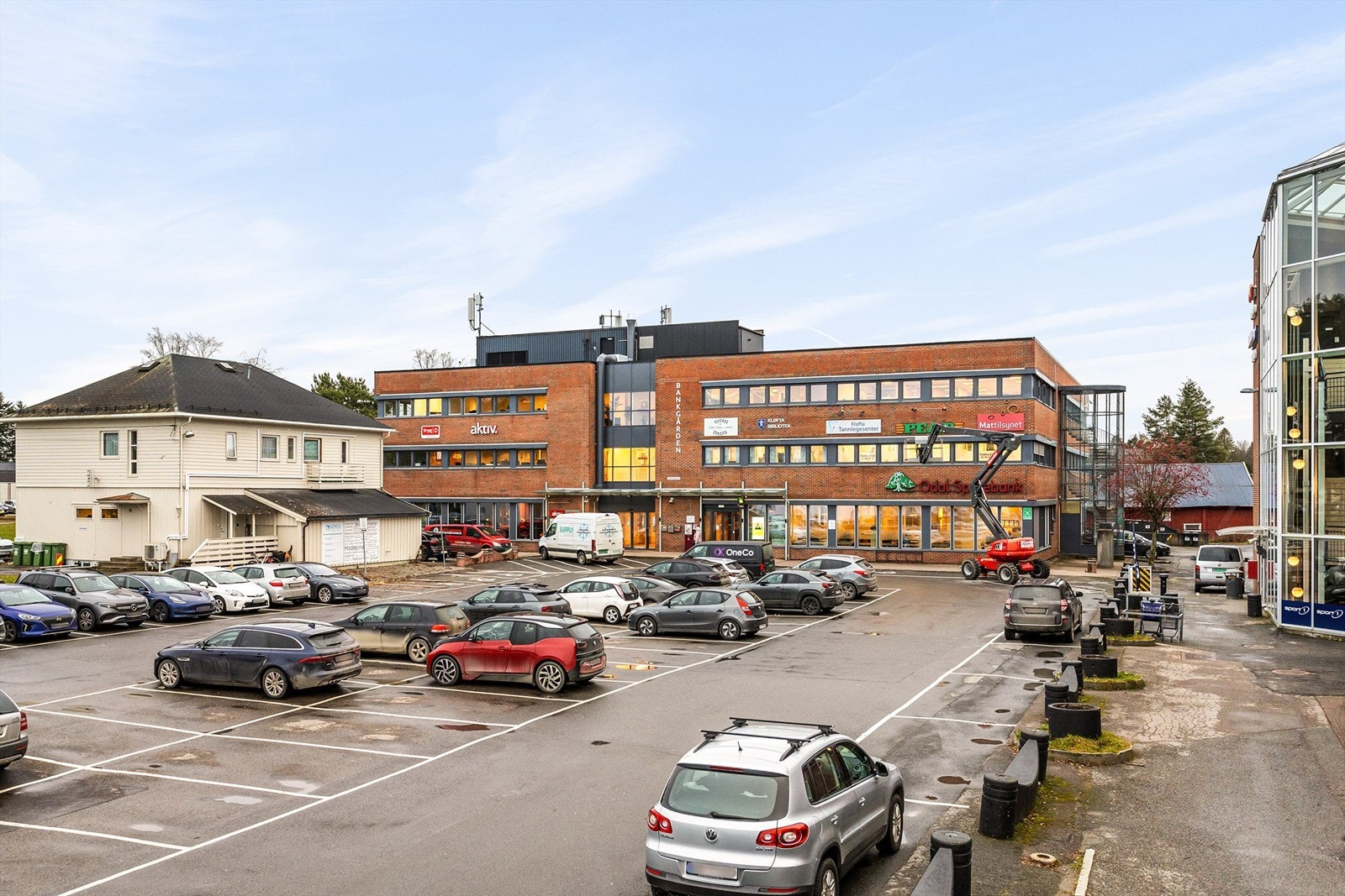 Mulighet for å leie innvendige p-plasser i p-kjeller mot betaling. Galleribilde