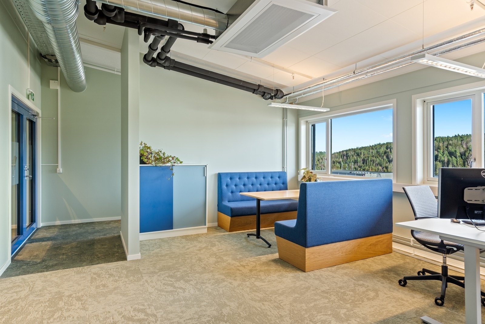 Bildene er fra andre lokaler i bygget. De ledige arealene vil bli pusset opp i tilnærmet lik utforming. Galleribilde