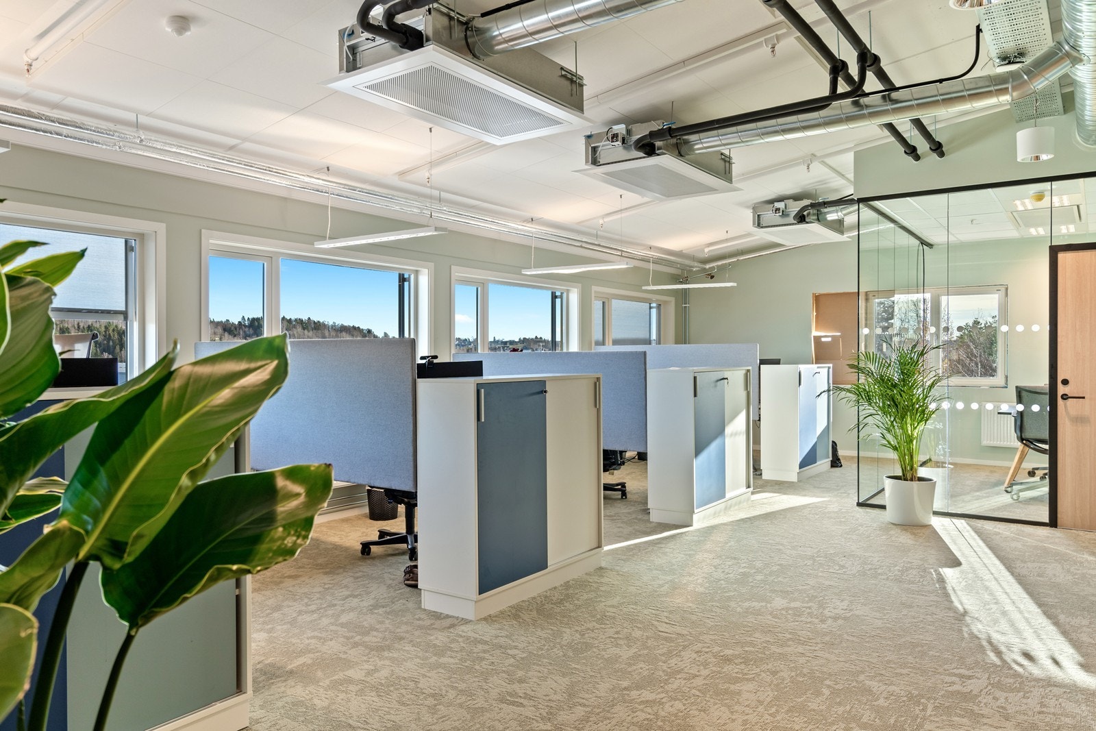 Bildene er fra andre lokaler i bygget. De ledige arealene vil bli pusset opp i tilnærmet lik utforming. Galleribilde