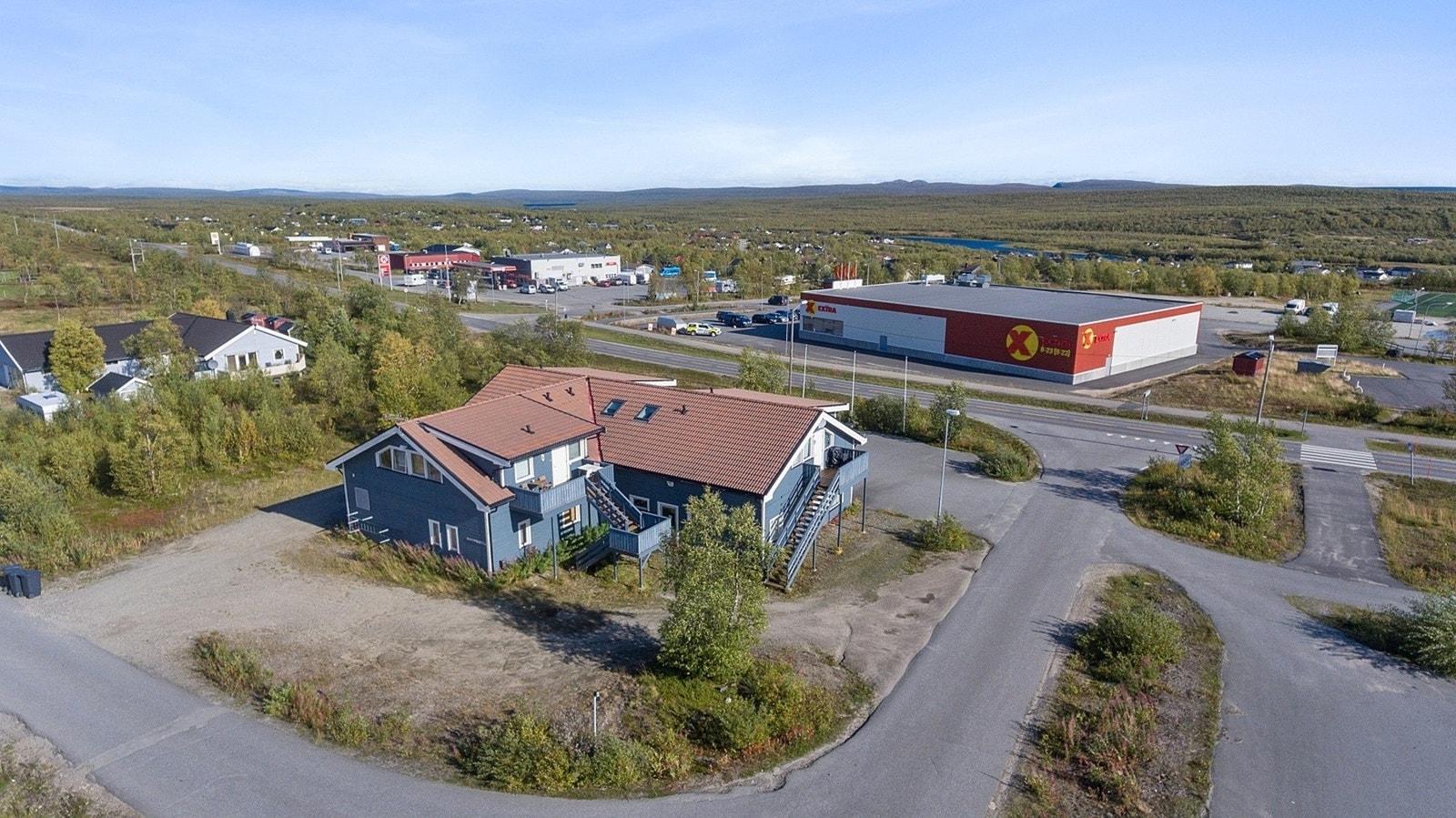 Eiendommen har god intern beliggenhet rett med E6. Galleribilde