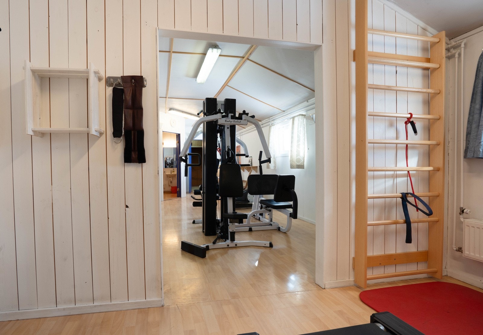 Treningsrom sett mot badstuen innerst i rommet Galleribilde