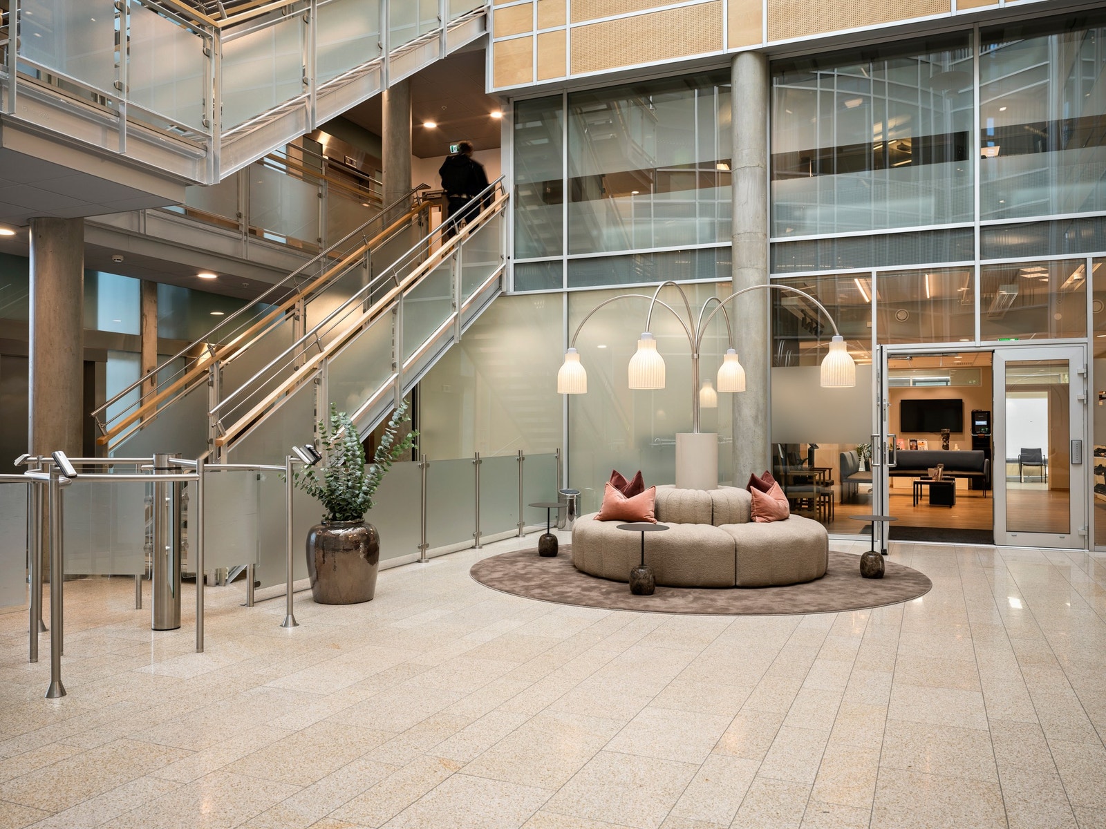 Velkommen inn og ha en fin arbeidsdag Galleribilde